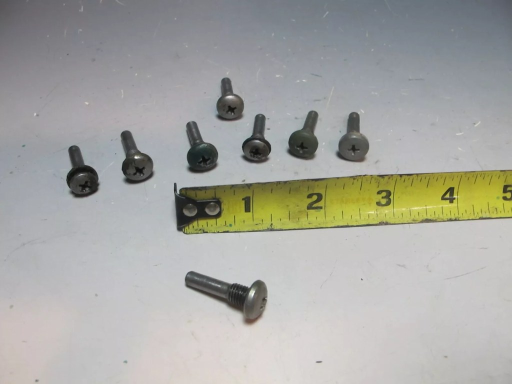 Evinrude Johnson Pivot Pin 0303358 303358 .....------------------------