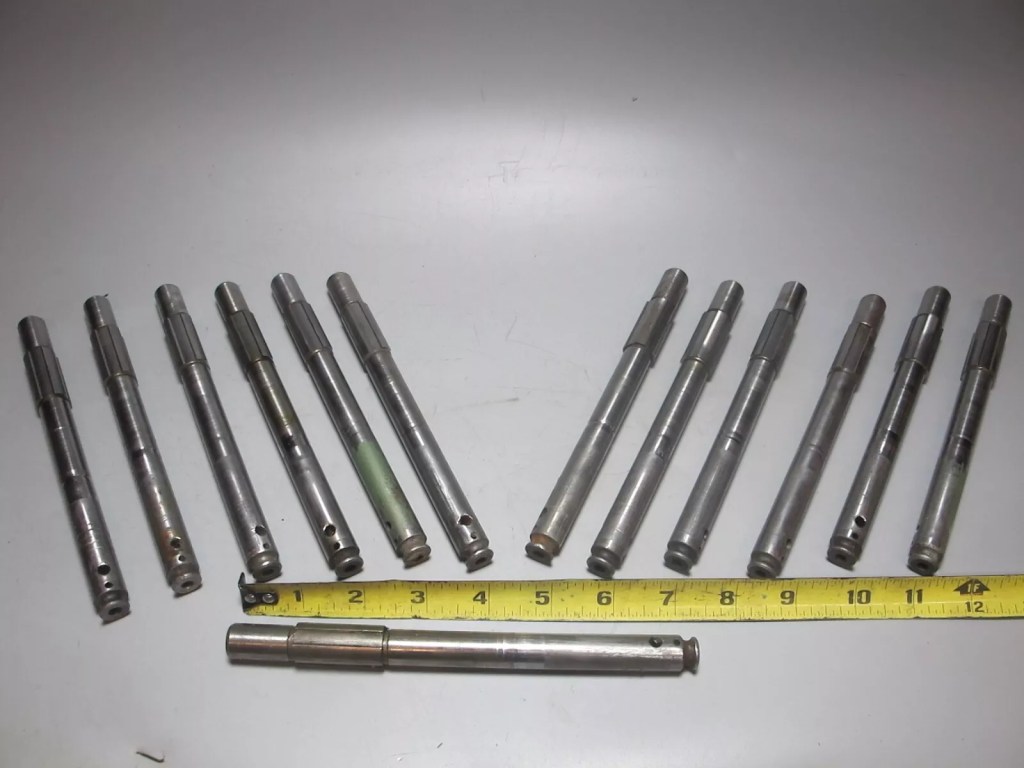 Evinrude Johnson 1950's 5.5-7.5 Propeller Prop Shaft 303443 0303443 ...........