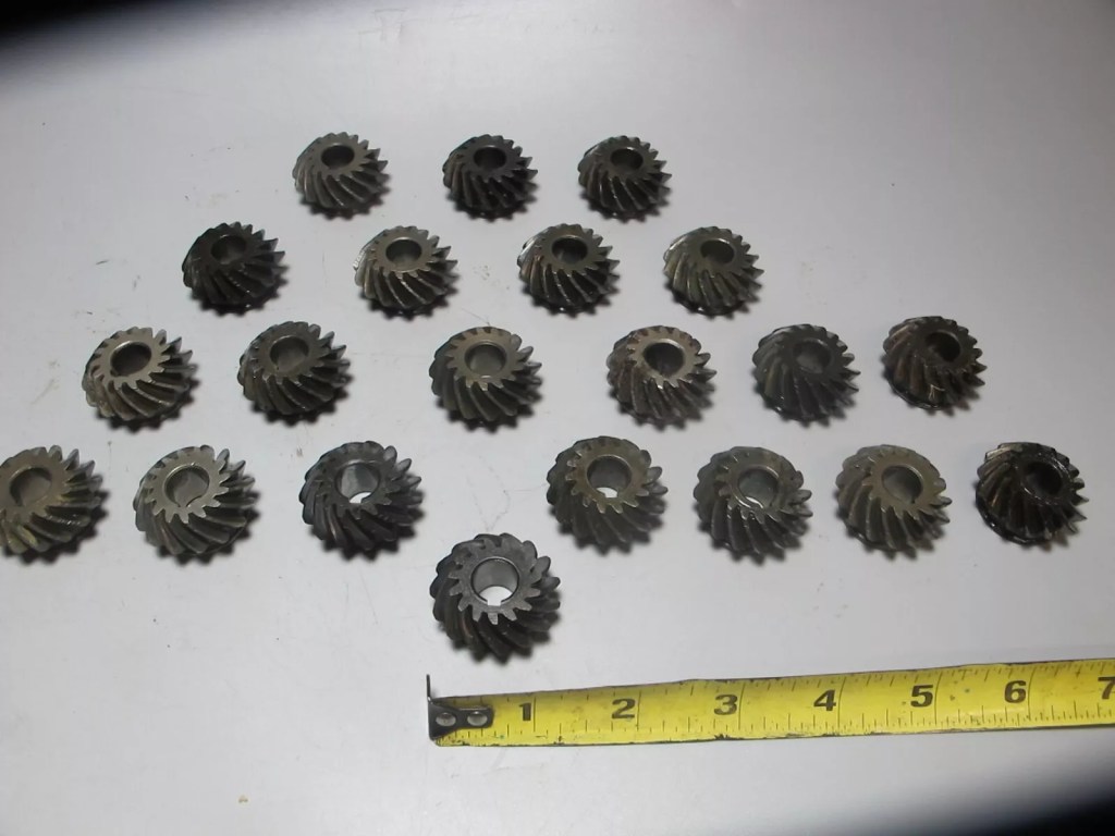 Evinrude Johnson 10 HP Pinion Gear 0304009 304009 ............................