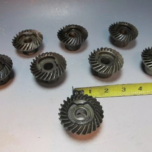 Evinrude Johnson Forward Gear & Bushing 0377152 377152 .....