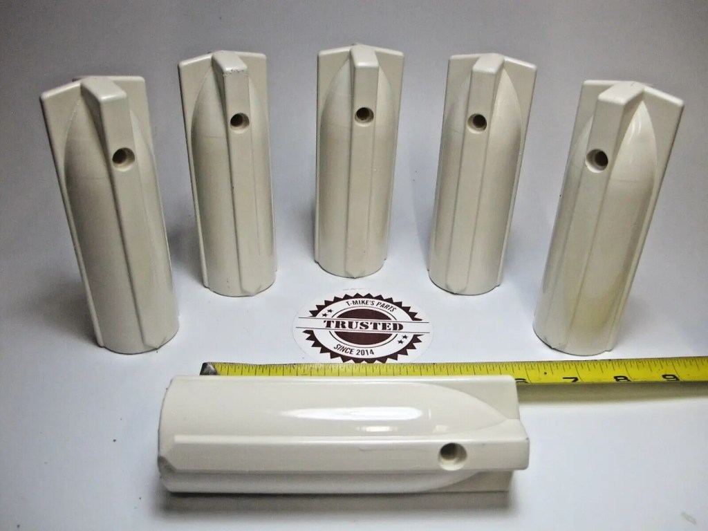 NEW 1 -Tiller Grip 1950s 52-1006 Replaces OMC 304788 306059 T-Mike Trusted Part