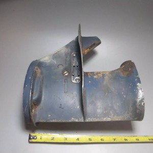 Evinrude Johnson Upper Gear Case Housing Skeg 382573 0382573...................