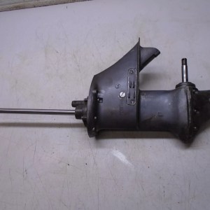Johnson Evinrude 9.5 Gearcase - Sold as is - needs testing and rebuilding ....