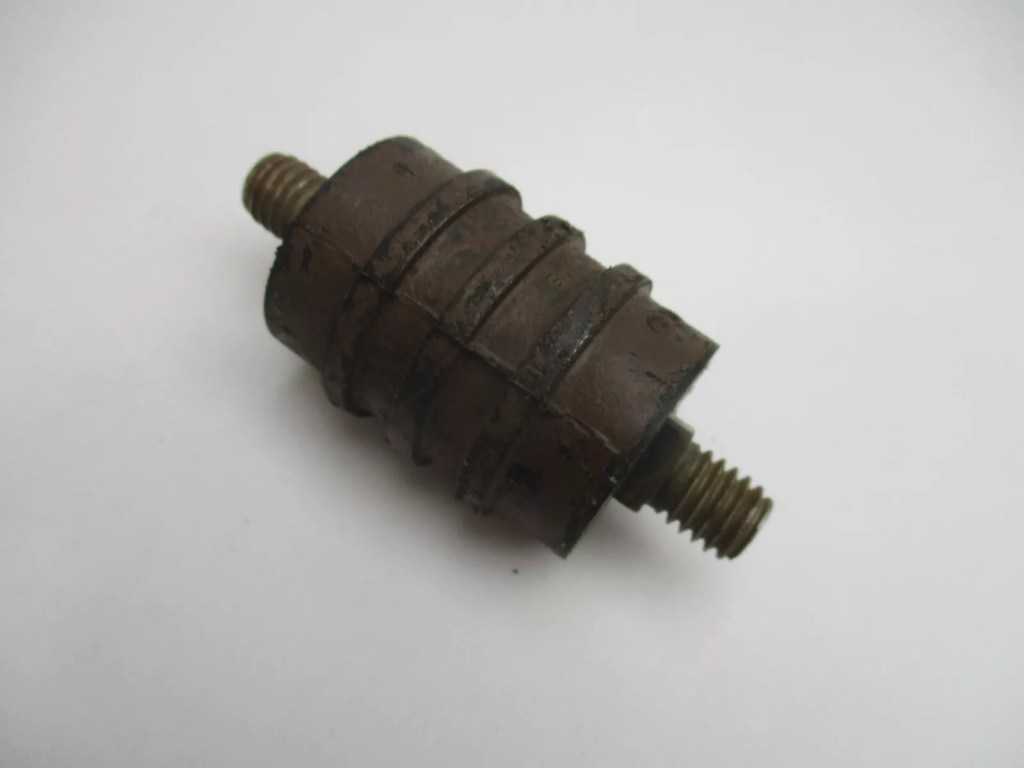304801 0304801 OMC Rubber Mount Upper Front Evinrude Johnson 18-25 HP 1968-76