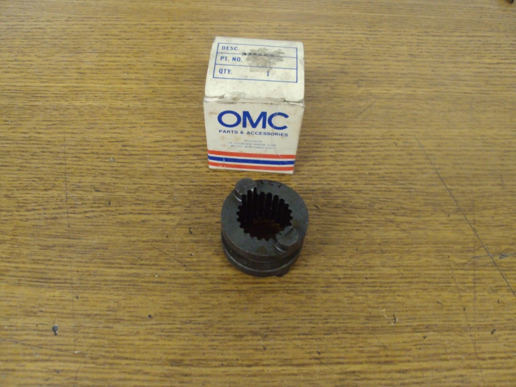 New In Box OMC P/N 375783 Evinrude Johnson Clutch Dog