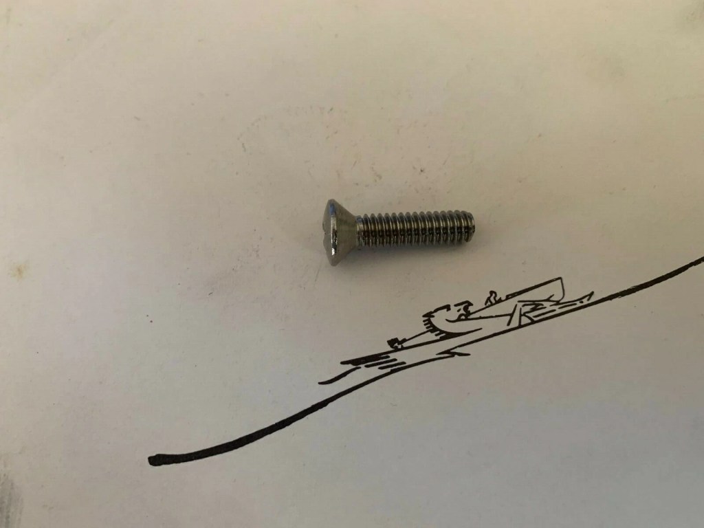 JOHNSON EVINRUDE 300616 300633 336244 HOOD COWL SCREW 3 to 15HP 50's & 60's NEW