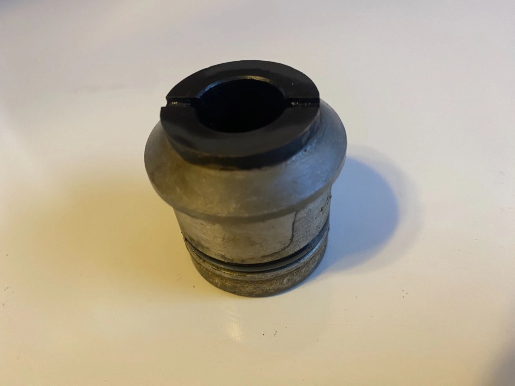 OMC 375751 302493 302495 Evinrude Johnson Gear Housing Head Prop Shaft Seal