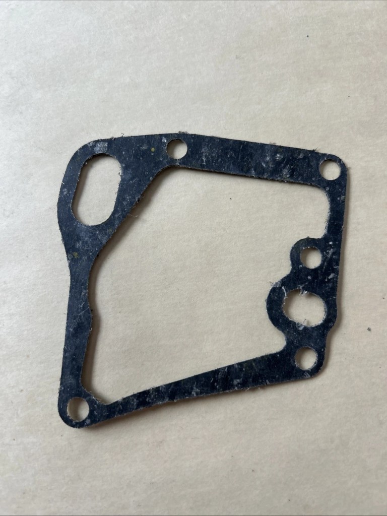 303138 0303138 Evinrude Johnson Gasket OMC BRP OEM NOS NEW OLD STOCK