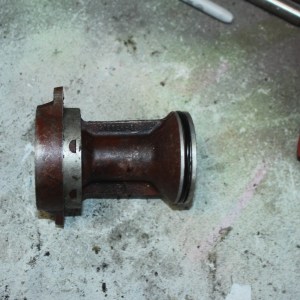 Used Evinrude Johnson 318626 322287 388276 9.9 15 Bearing Carrier