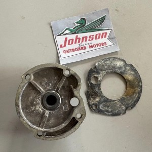 JOHNSON EVINRUDE 376074 382796 300599 HOUSING & SEAL 5.5 & 6HP 50's to 1979