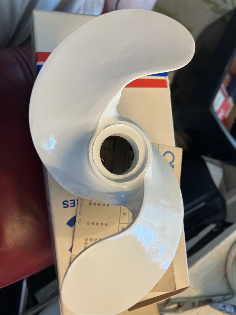 Johnson Evinrude OMC 203919 2-Blade White Propeller 6 X 6