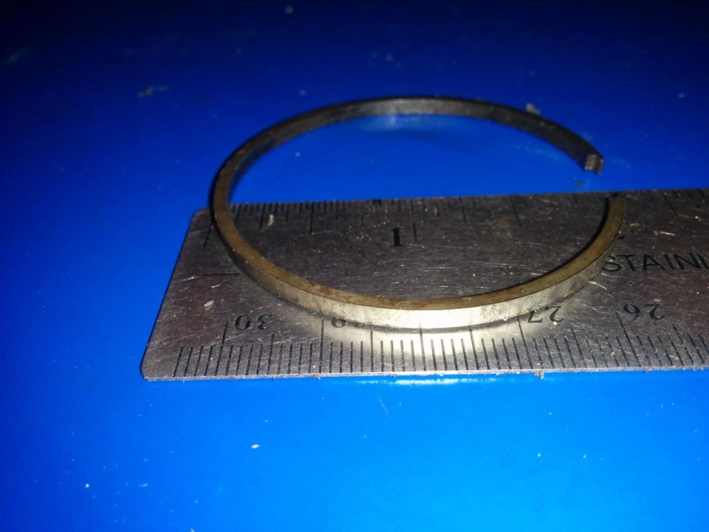 One (1) 486275 ring for 0376994 piston 303338 0386692 386692 johnson evinrude